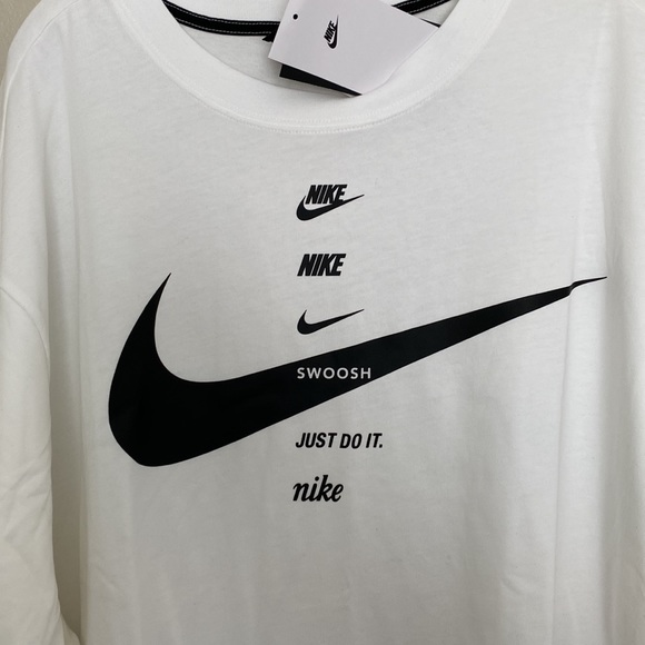 ‼️ONLY 1‼️ Nike Women’s Plus Size Tee 2X - Picture 3 of 4